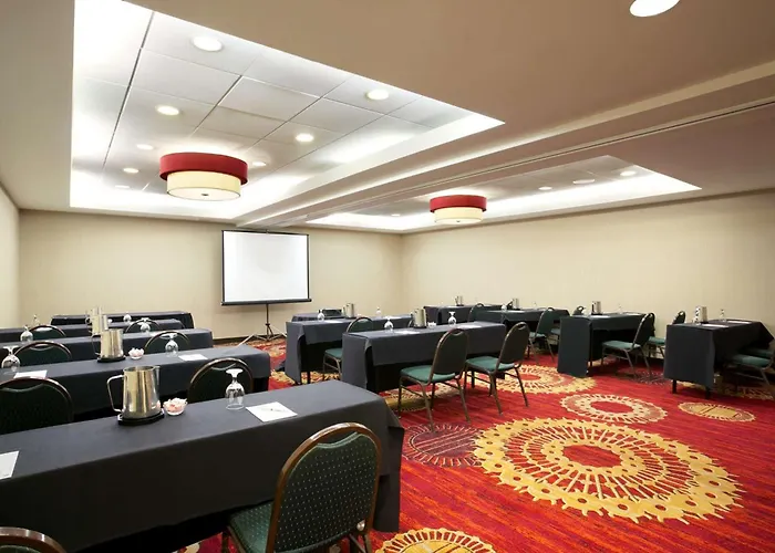 Embassy Suites Cleveland - Beachwood