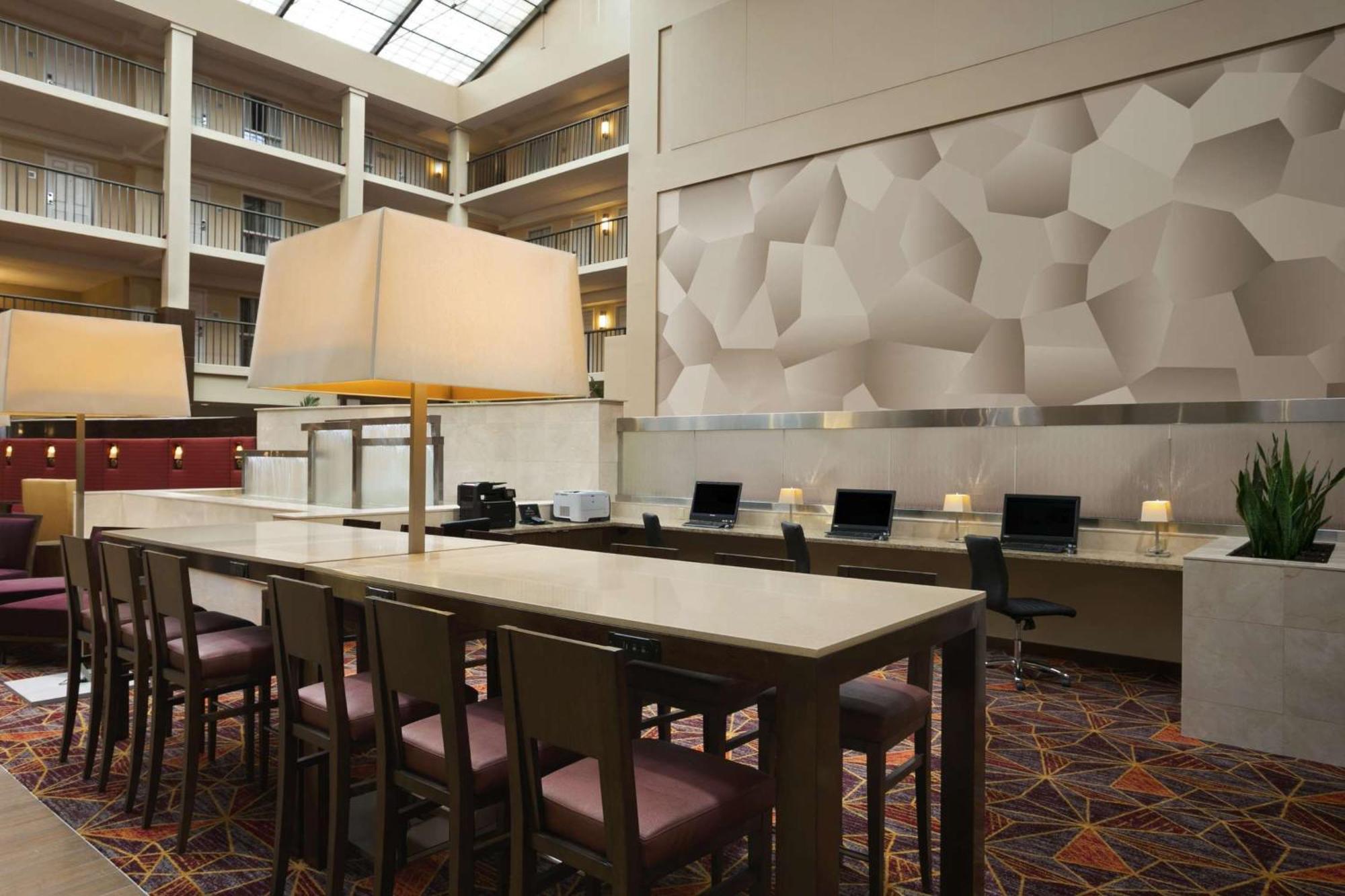 Embassy Cleveland - 3* Beachwood
