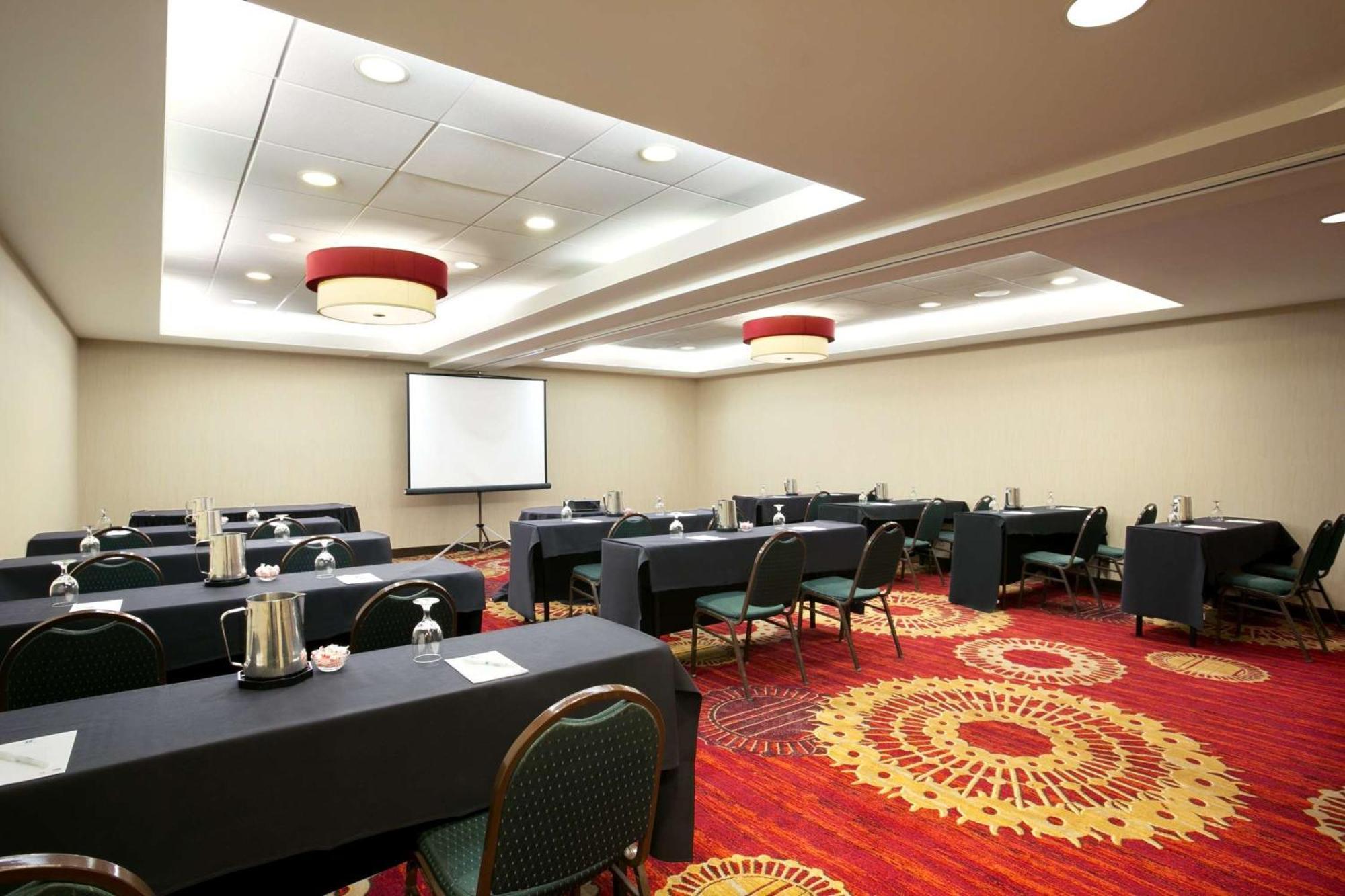 Hotel Embassy Cleveland -