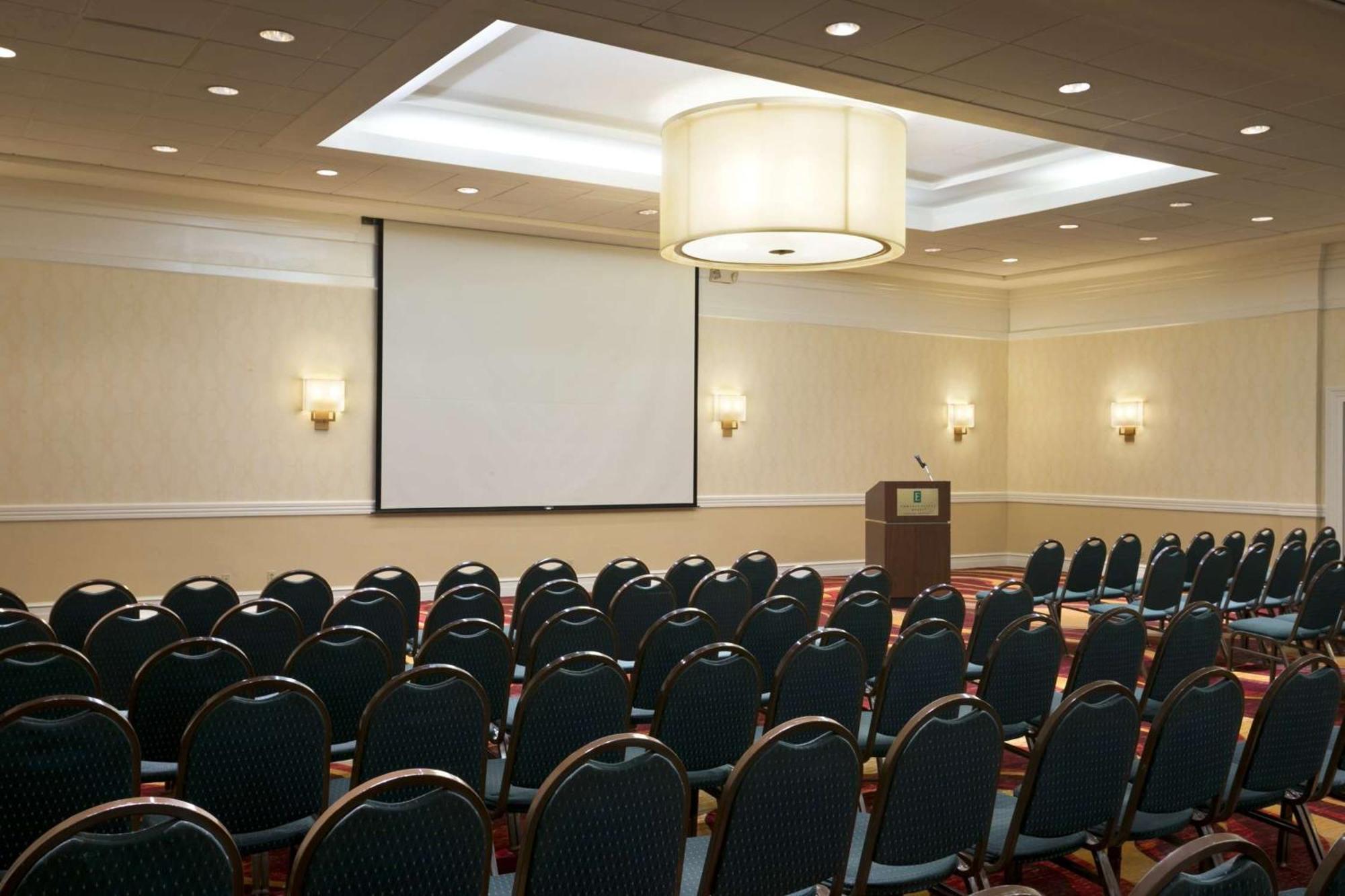 Hotel Embassy Cleveland - 3*