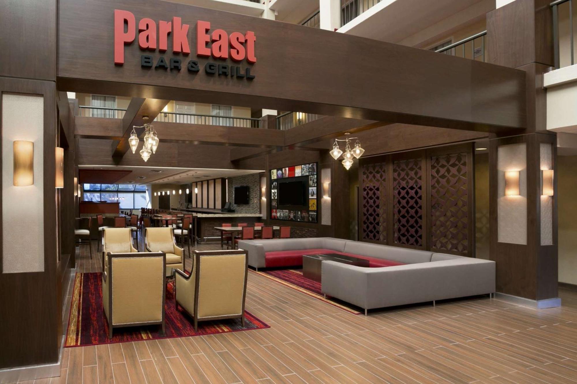 Hotel Embassy Cleveland - 3*