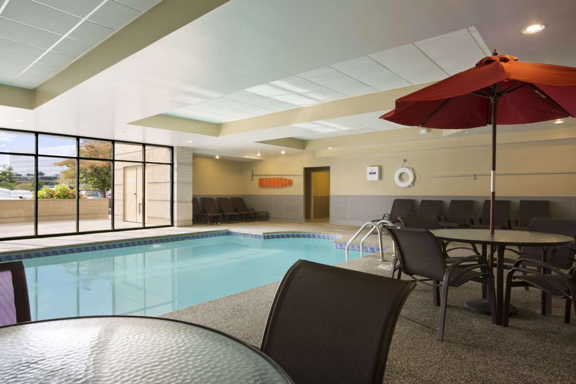Hotel Embassy Cleveland - 3*