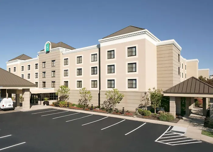 Embassy Suites Cleveland - Beachwood