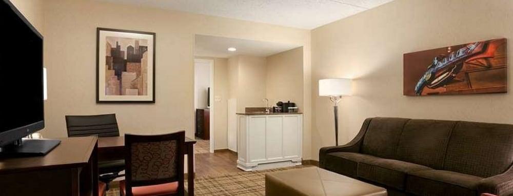 Hotel Embassy Cleveland -