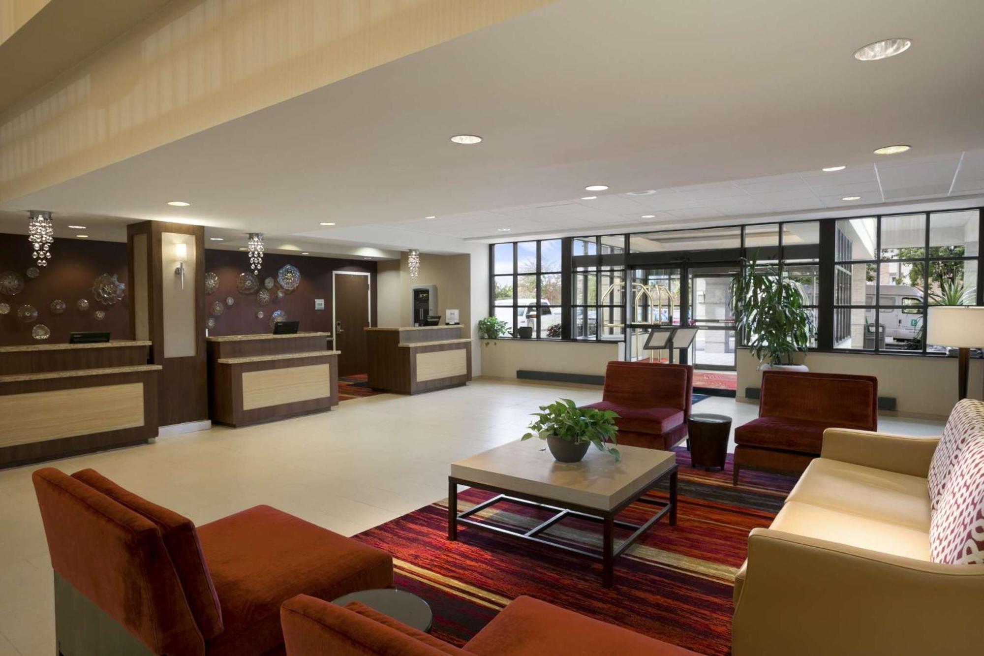 Embassy Cleveland - Hotel Beachwood